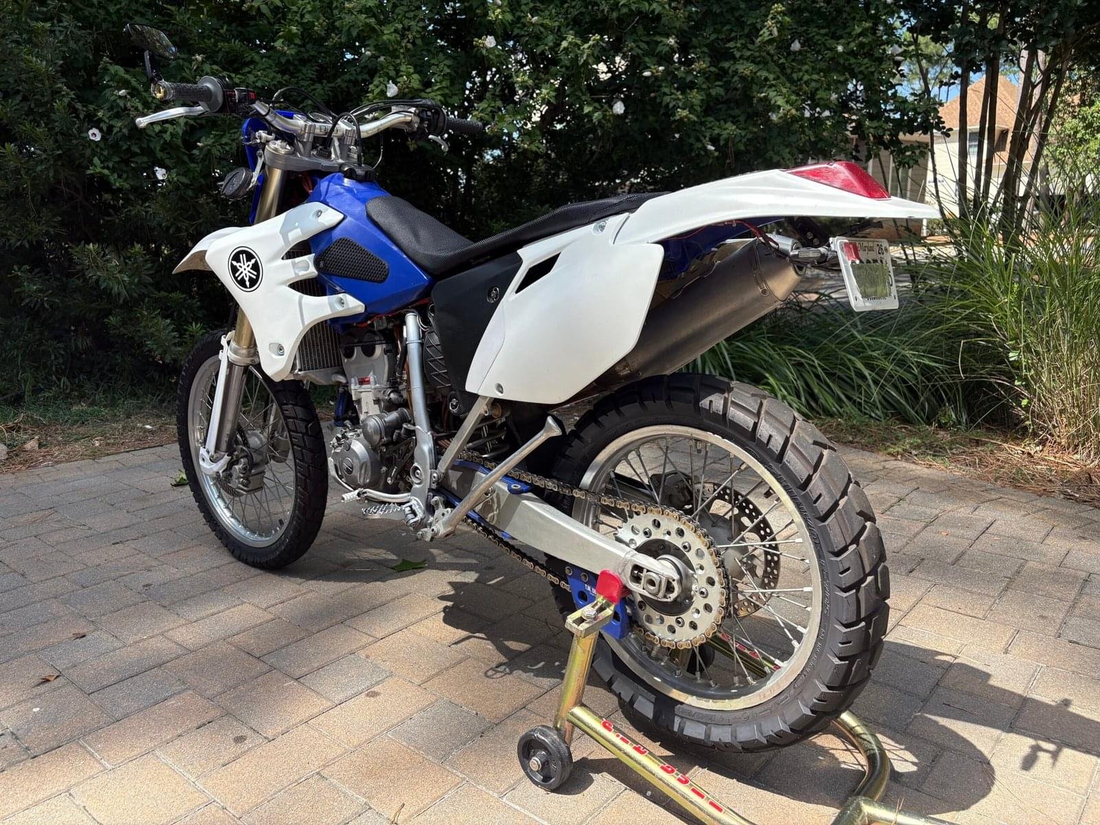 The 2004 Yamaha Dual Sport is a strong and reliable dirt bike made for tough trails and fun riding